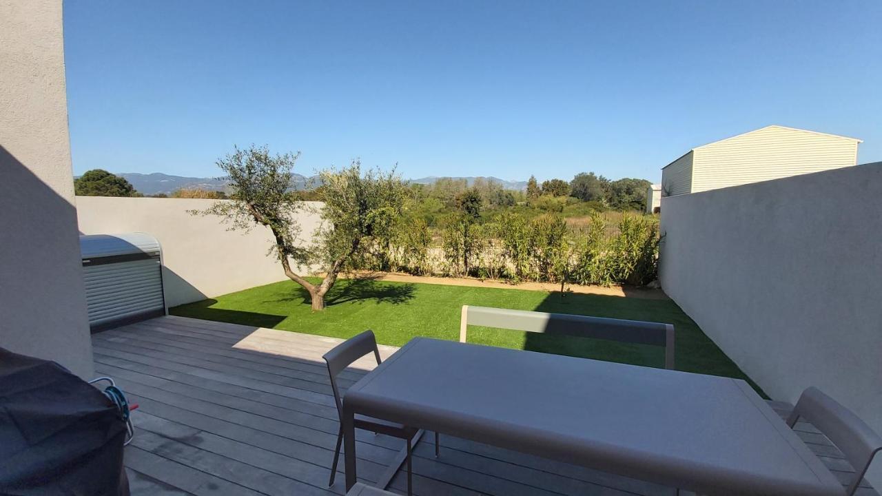 Villa Home Holiday A Cala Rossa ลิชชี ภายนอก รูปภาพ