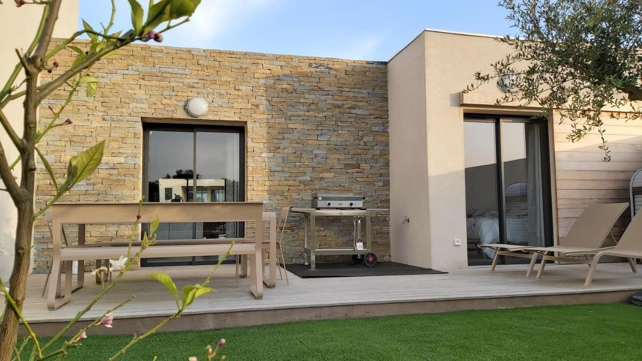 Villa Home Holiday A Cala Rossa ลิชชี ภายนอก รูปภาพ